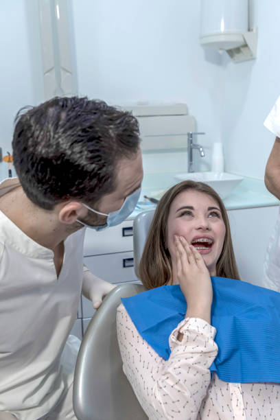 Best Emergency Dentist for Knocked-Out Tooth in Poquonock Bridge, CT